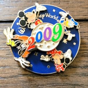20 piece Disney Pin Collection
